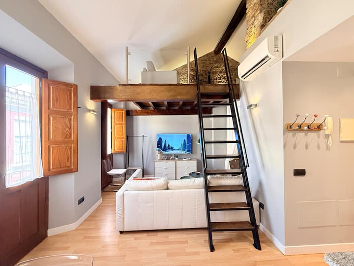 Relax En Apartamento Abuhardillado En Pleno Centro - Málaga
