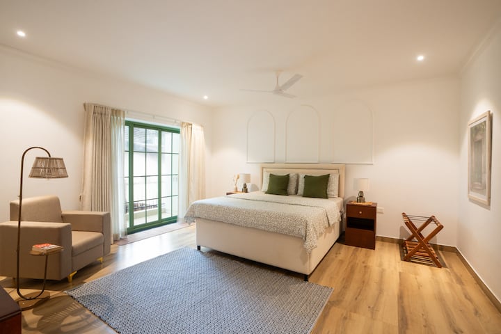 Bedroom 1 image 3