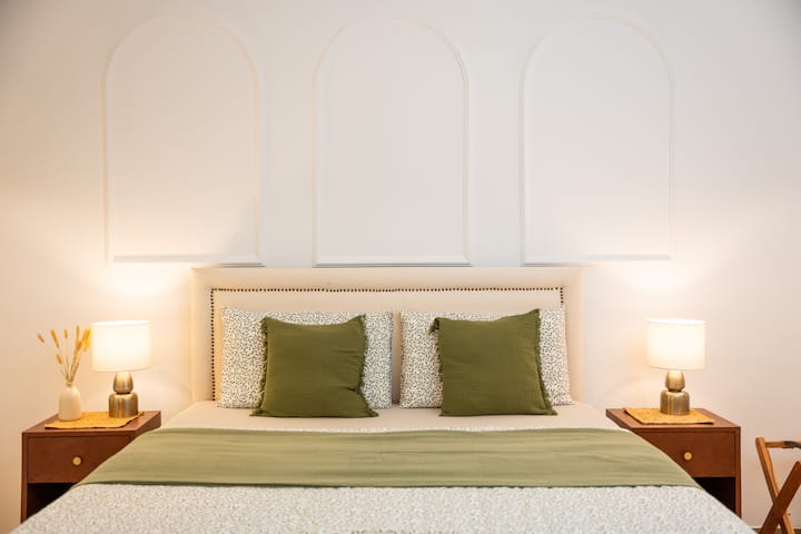 Bedroom 1 image 2