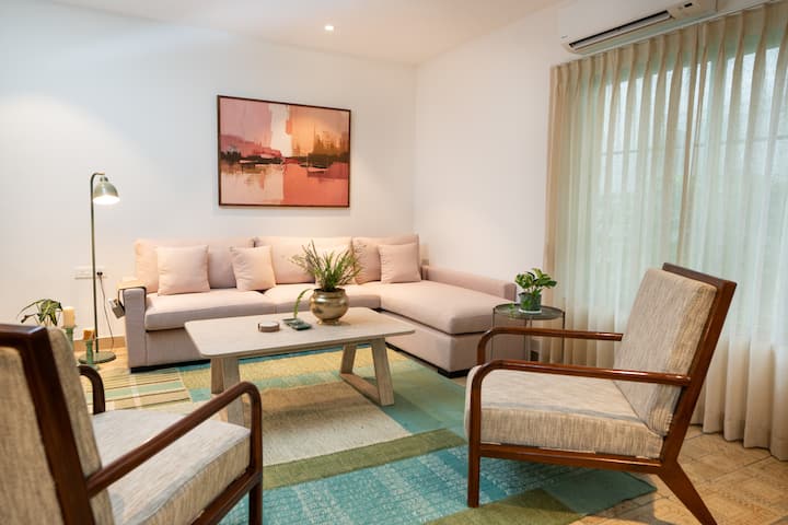 Living room image 3