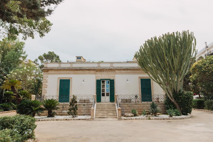 Villa Laura - [Villa Intera] - Syrakus