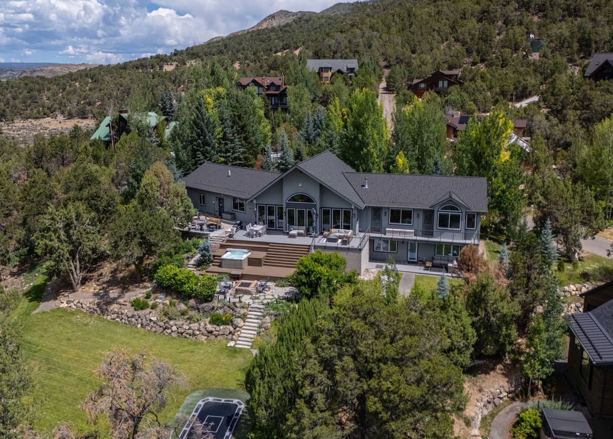 Luxury Mountain Retreat | Aspen Valley | Hot Tub