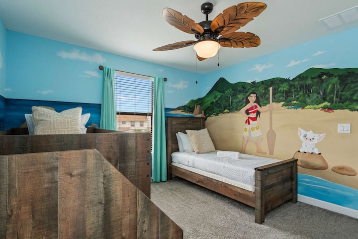 Despierta rodeado del ambiente de la isla en esta hermosa recámara temática. Diseñado pensando en la comodidad y la imaginación, es el lugar perfecto para que los niños sueñen, jueguen y se preparen para otro día emocionante. ☀️