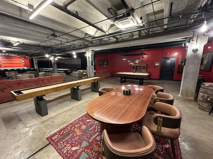 A12 Neighborhood House Speakeasy Suite - Louisville, KY