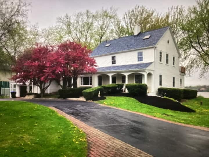 The Johnsburg Estate - McHenry, IL