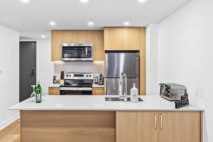 Modern 2br Urban Retreat - Montreal
