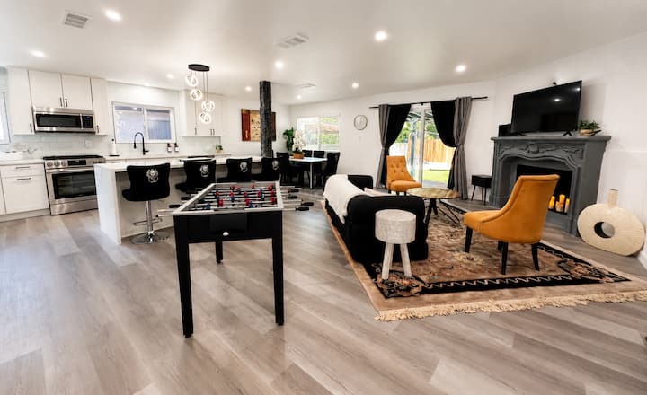 Quiet Cul-de-sac Elegant Home In Prime Location! - Los Angeles, CA
