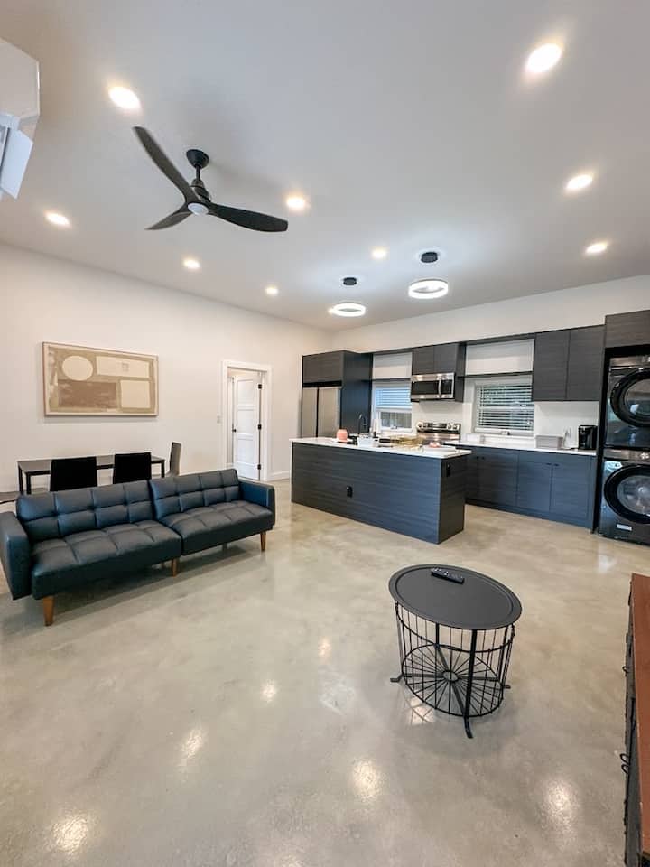 Sleek&modern One Story Getaway 5 Min To Riverwalk - San Antonio