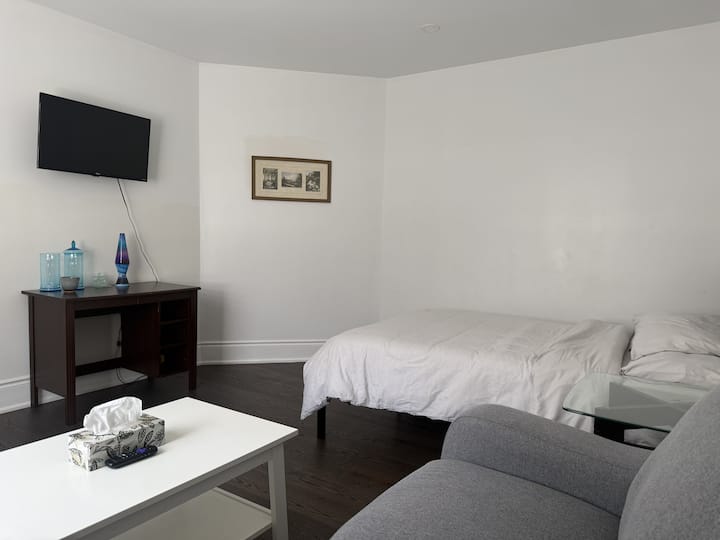 Comfortable 2br Basement Suite |Private Entrance| - Oshawa
