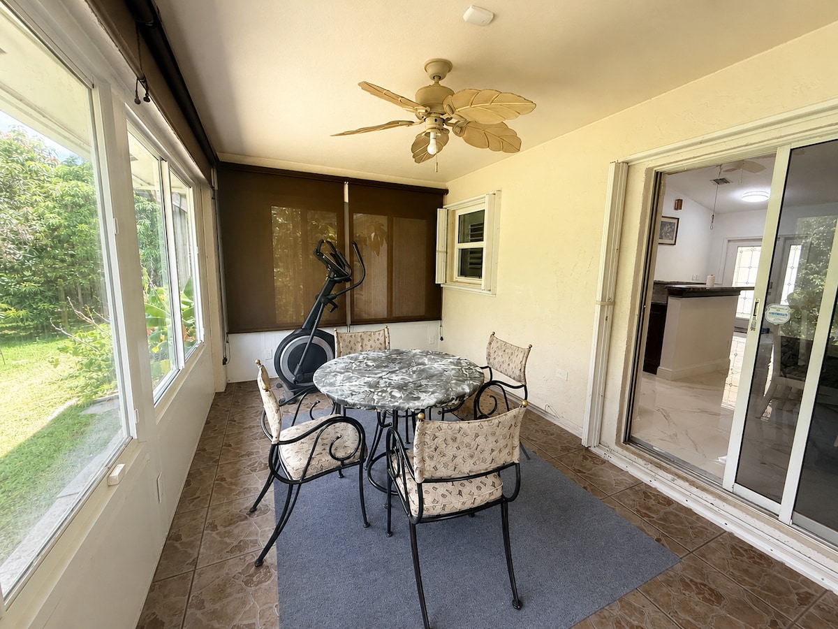 Dining area image 2