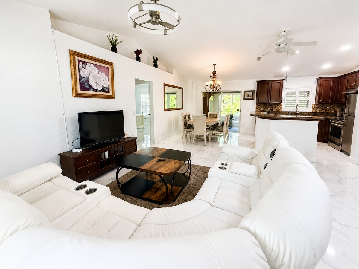 Living room image 1