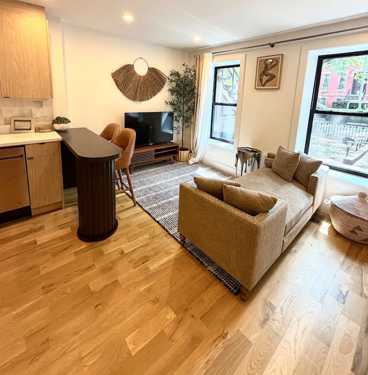 Spacious 2bd/2ba Garden Apt | Family Friendly - New York