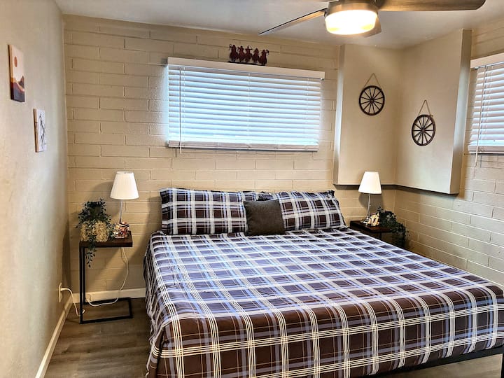 Urban Cowboy | Pet Friendly | Walk To Main St - Gilbert, AZ