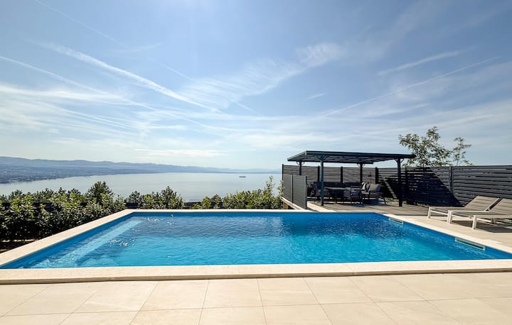 Gorgeous Home In Veprinac - Lovran