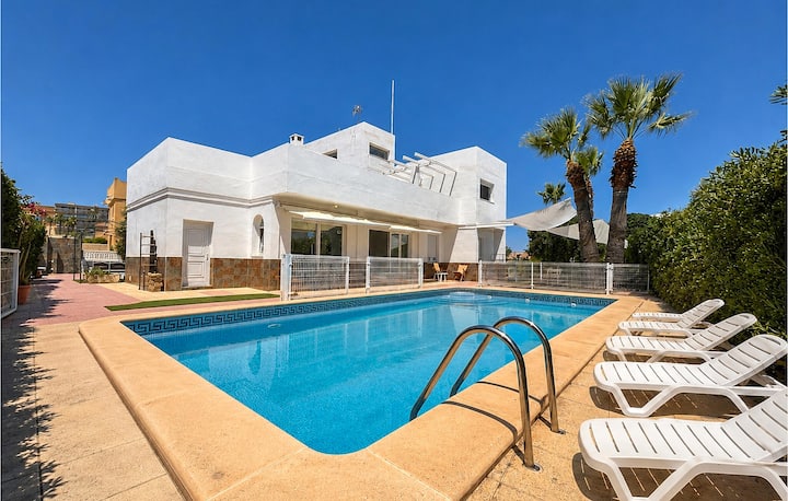 Nice Home In Cartagena - Los Alcázares