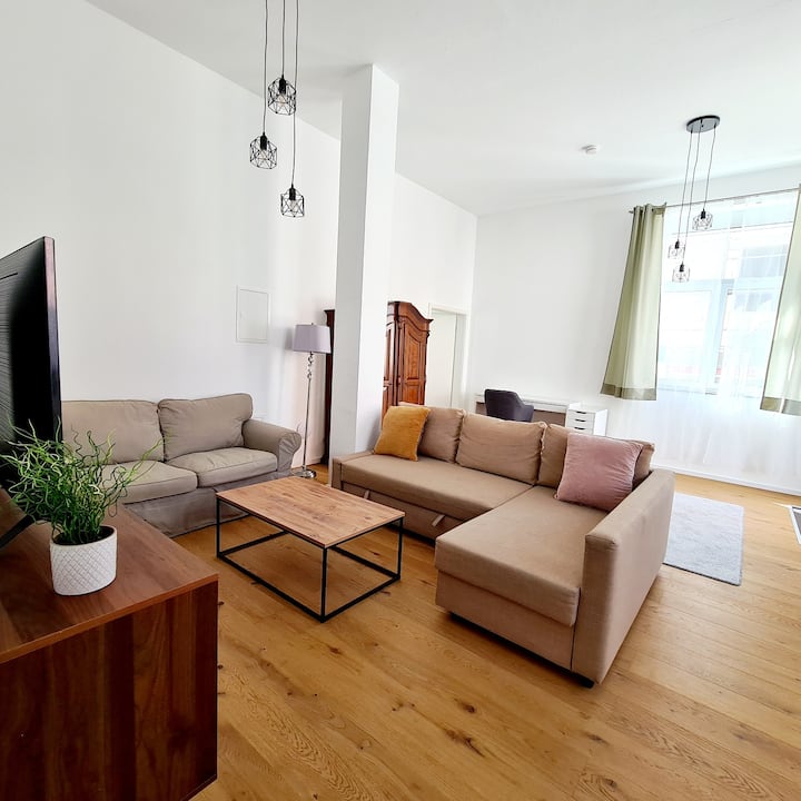 Spacious 2 Br Next To Patch Barracks - Stuttgart