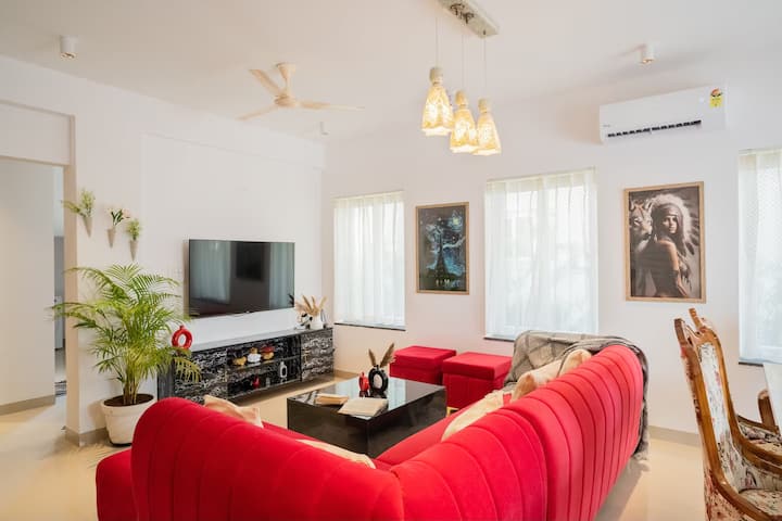 Living room image 6