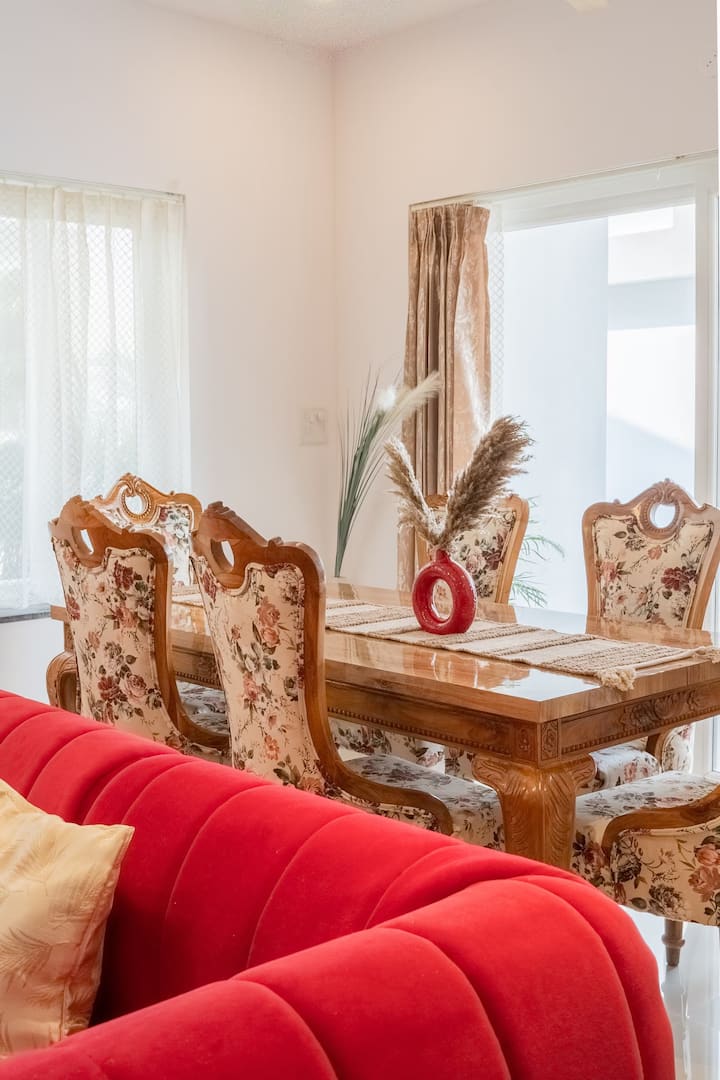 Living room image 8