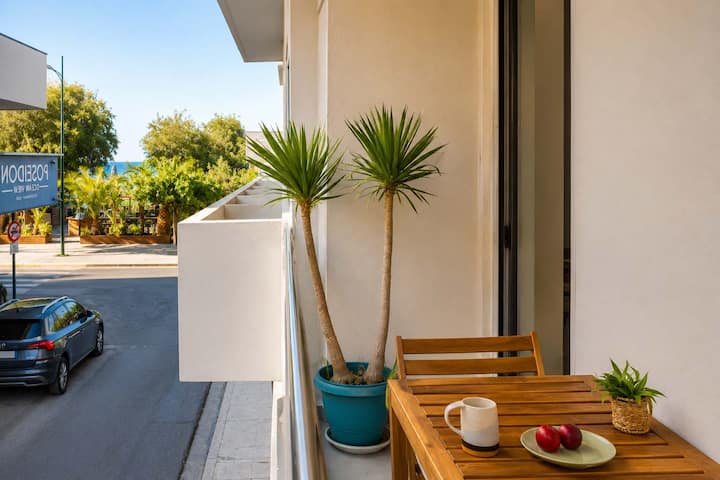 Seaside Retreat For Relaxed Kalamata Beach Stays - Kalamata