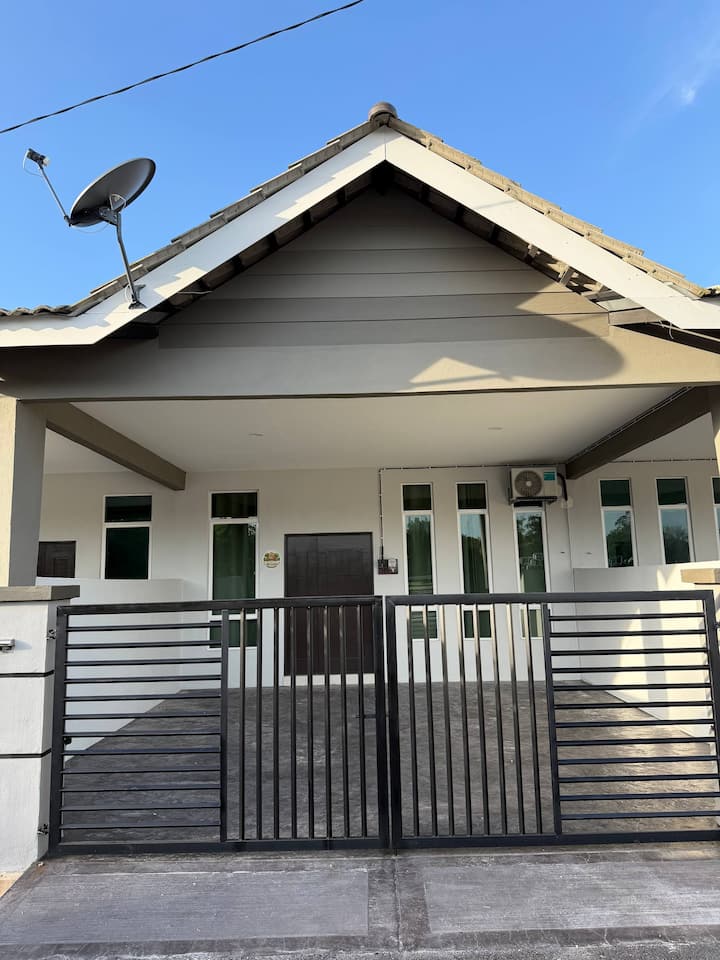 Homestay Aydan At Kijal Kemaman - Kijal