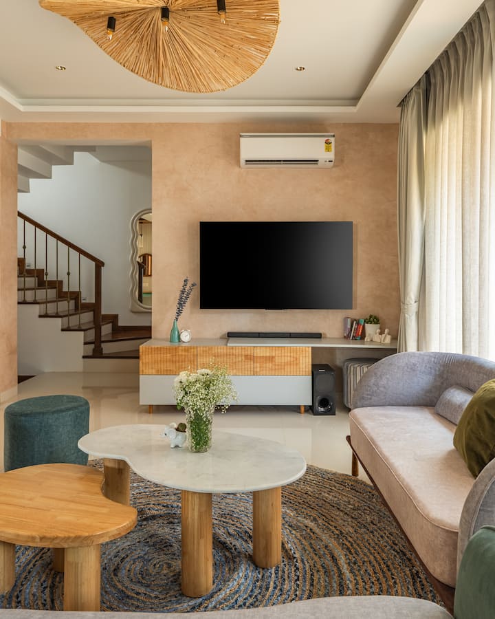 Living room image 2