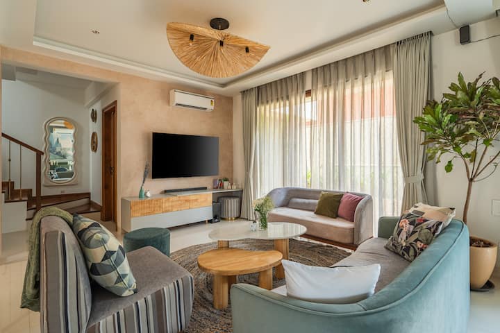 Living room image 1