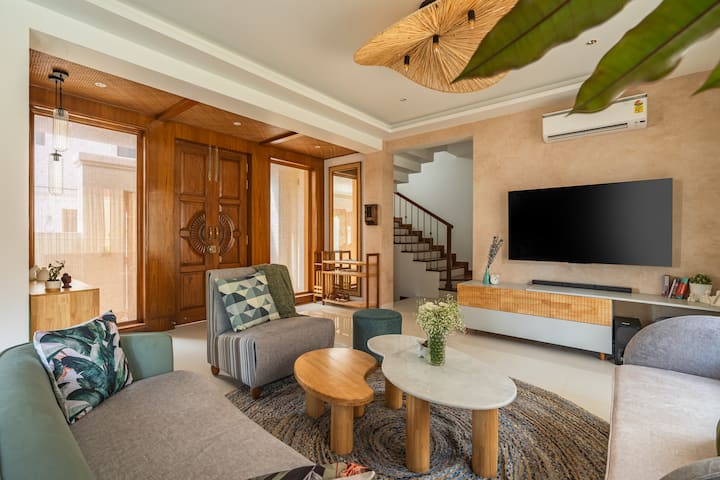 Living room image 4
