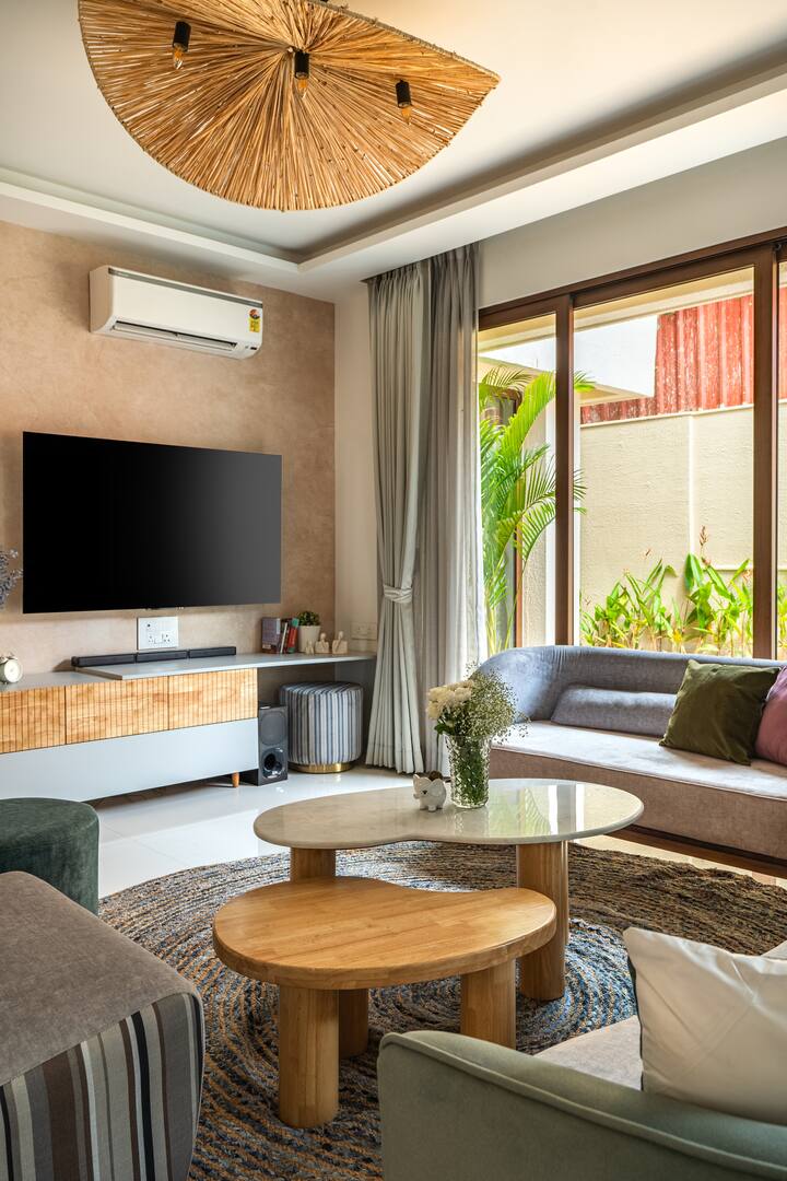 Living room image 5