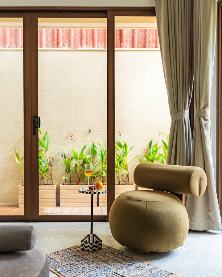 Living room image 8