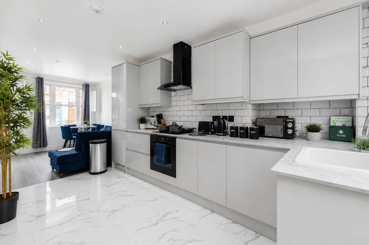 The kitchen and dining area of our 2-bedroom apartment in London, 2-Bed Flat — East Dulwich, London Zone 2 · Sleeps 5