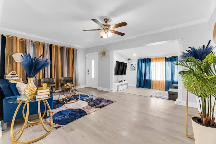 Cozy 3-bedroom Getaway In Miami Gardens - Miami Gardens, FL