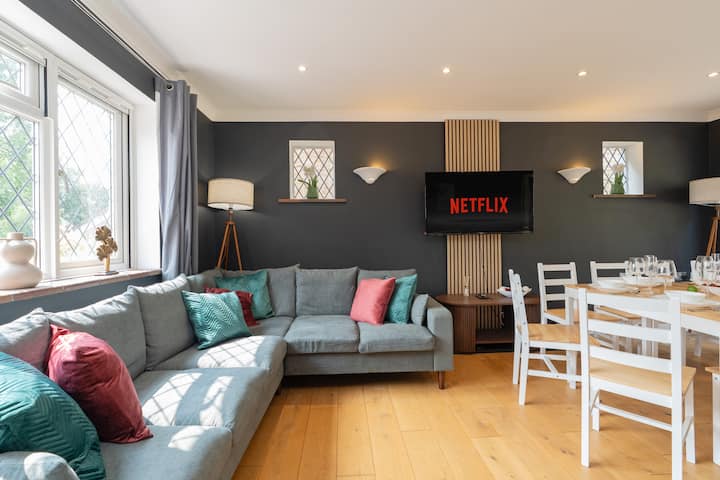 Large 4-bed House With Hot Tub And Free Parking - Bournemouth
