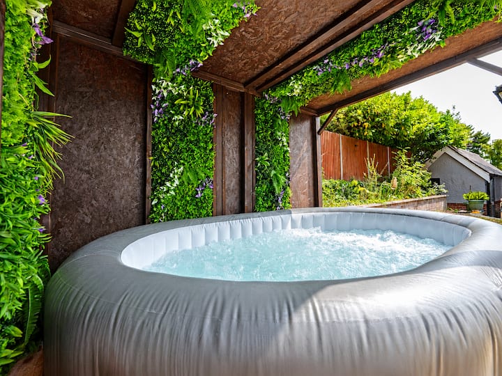 Large 4-bed House With Hot Tub And Free Parking - Swanage