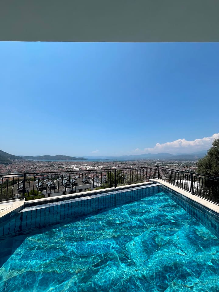 Fethiyede Deniz Manzaralı 2+1 Villa - Fethiye