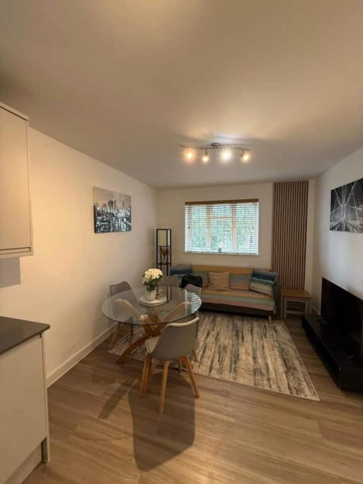 Cosy 2bed Flat, Walk To Station, Park & Shops - Reading