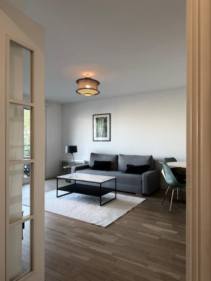 Modern 2br With Eiffel Tower View - Suresnes