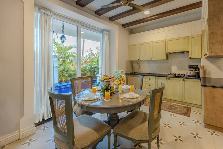 Full kitchen image 2