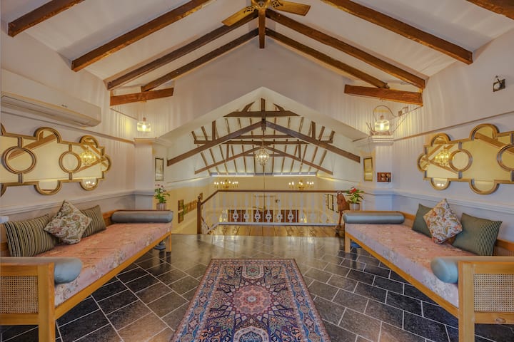 Living room image 7