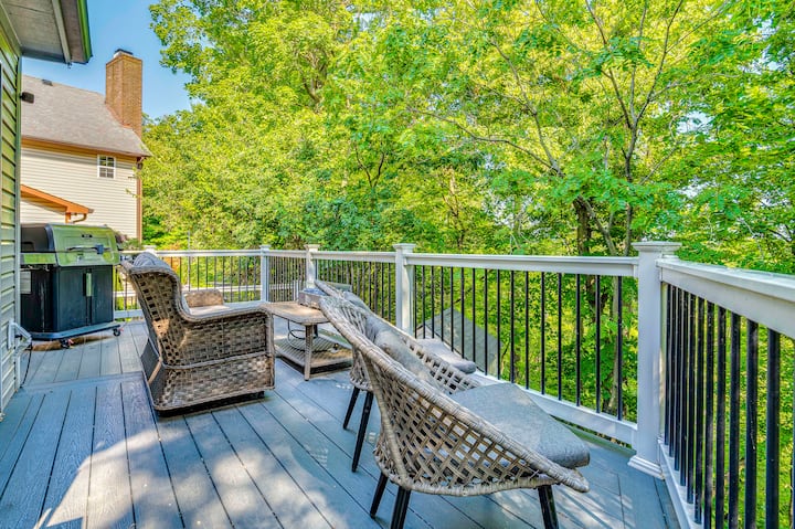 Treehouse Views! Walking Distance To Ims - Avon, IN
