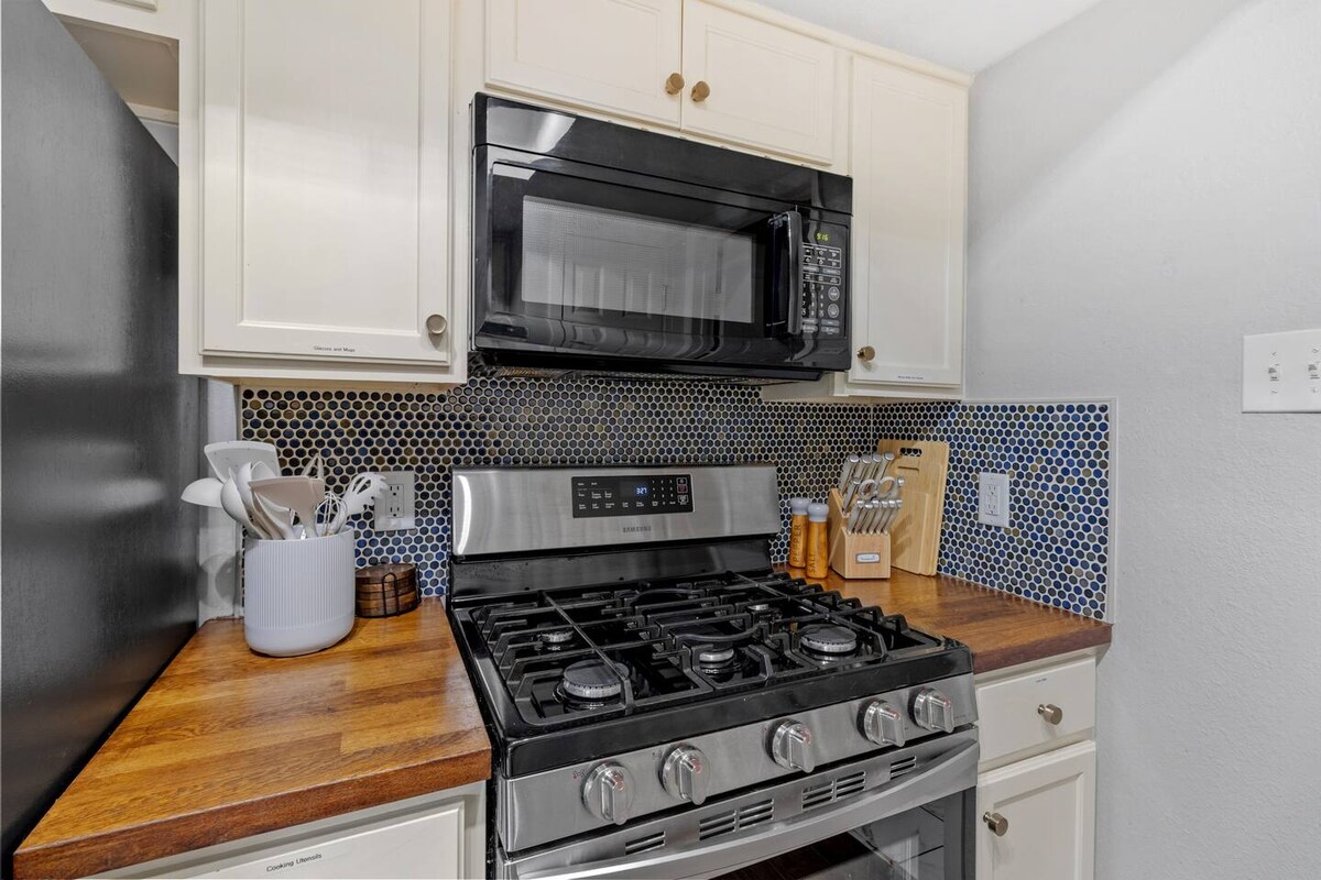 Stylish 3Br/1Bth home in Austin.