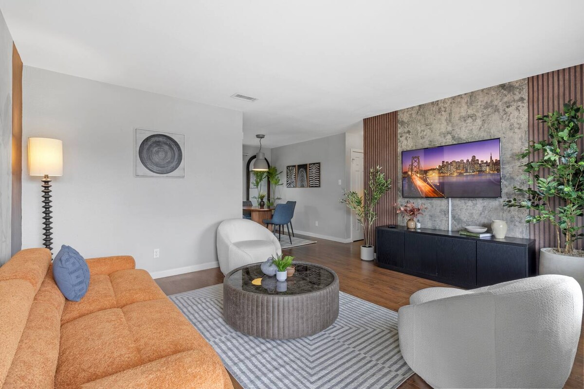 Stylish 3Br/1Bth home in Austin.