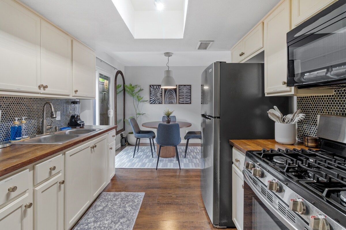 Stylish 3Br/1Bth home in Austin.