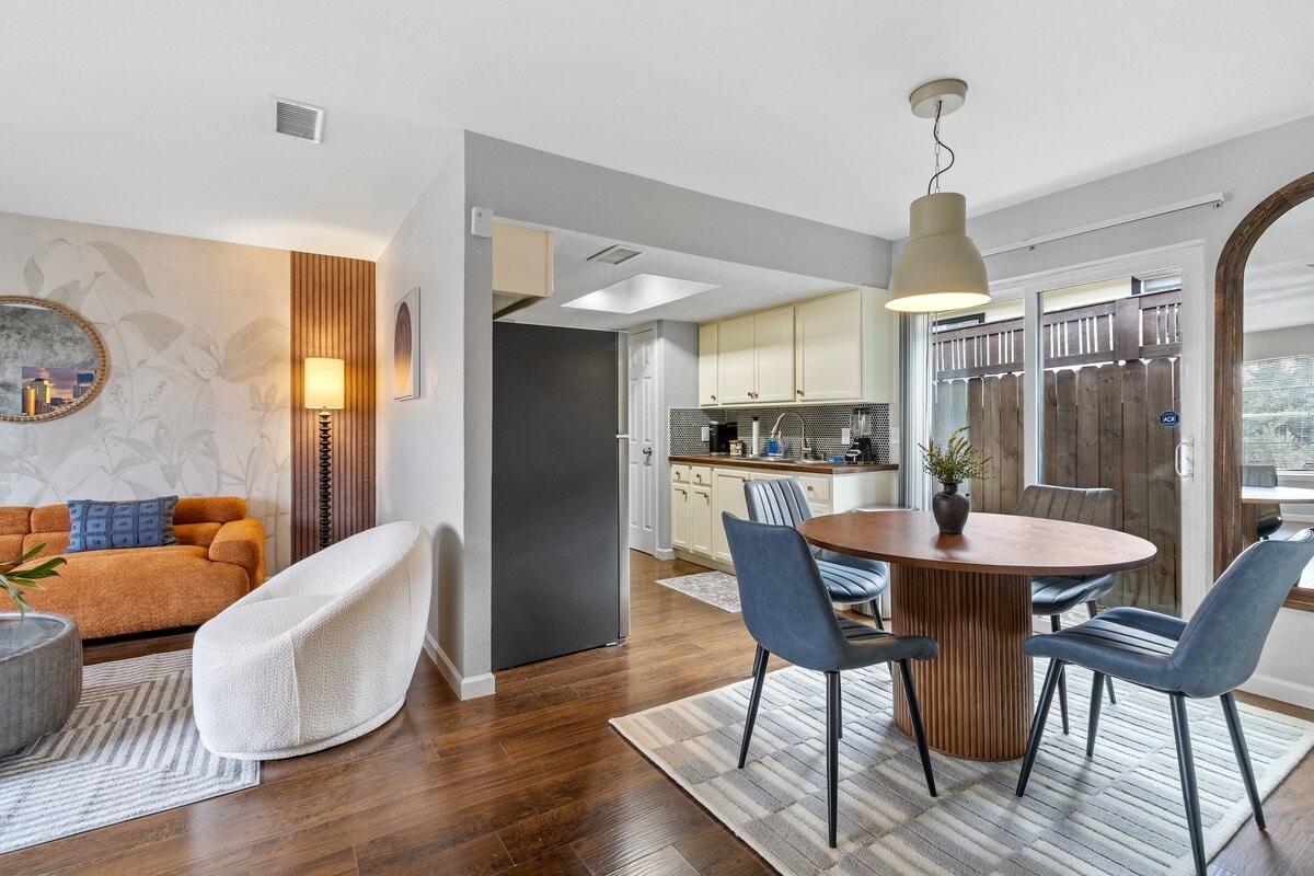 Stylish 3Br/1Bth home in Austin.