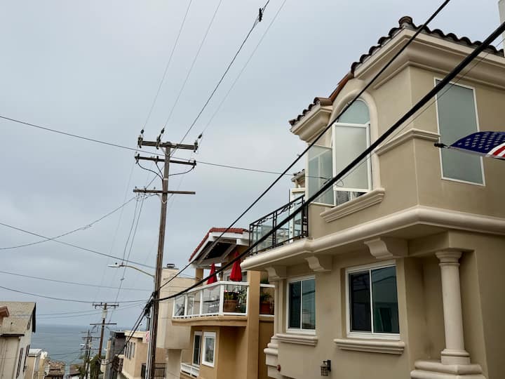 New! Manhattan Beach Townhome Steps To The Sand - Manhattan Beach, CA