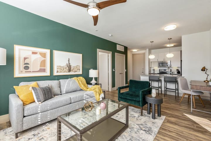 Landing | Stylish 2bd, Gym, Courtyard - グッドイヤー, AZ