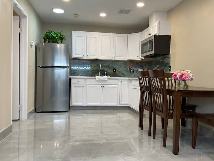 Brand New Remodel Independent Entrance 1b1b - Las Vegas, NV