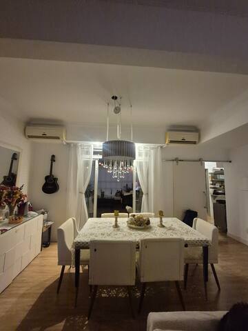 Comfortable, silent, 2 minutes from the beach! gallery image 2