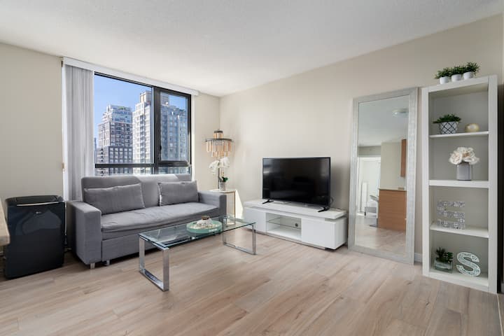 Modern Apartment In Heart Of Downtown Vancouver - Vancouver