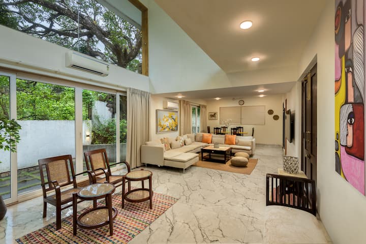 Living room image 6