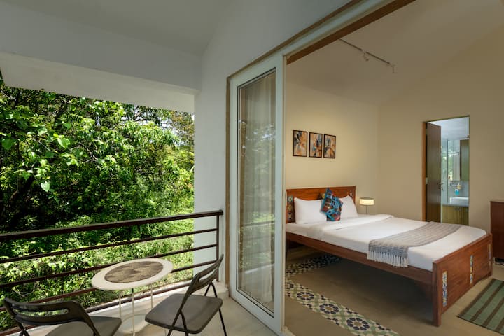 Bedroom 1 image 4
